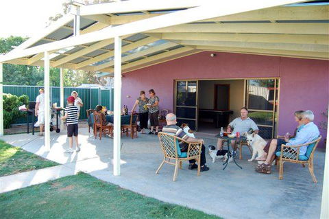 Aarinda Holiday Apartments - E Caravan Parks 2