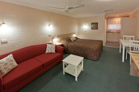 Abraham Lincoln Motel - E Caravan Parks 1