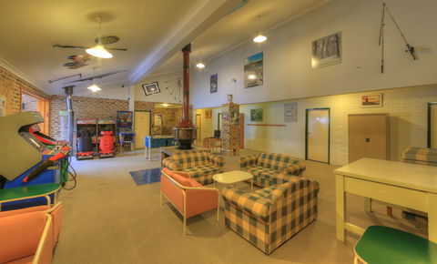 Acacia Snowy Motel - E Caravan Parks 1