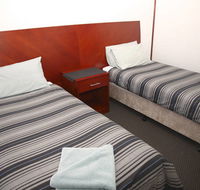 Across Country Motor Inn - E Caravan Parks