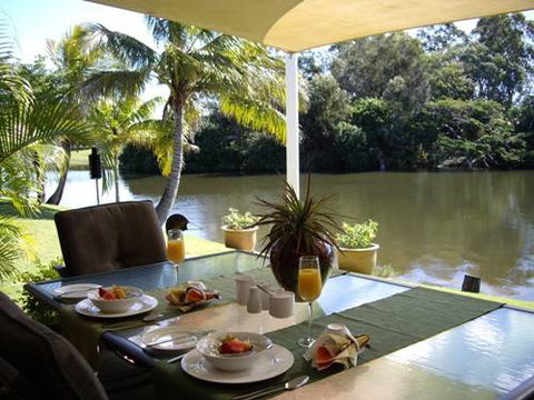 Alexander Lakeside Bed & Breakfast - E Caravan Parks 0