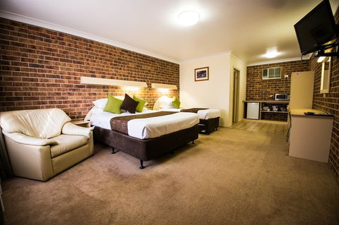 A-Line Motel - E Caravan Parks 0