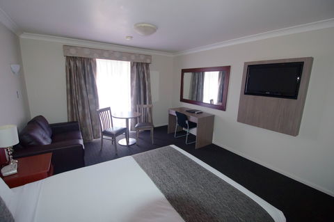 Ashby House Motor Inn - E Caravan Parks 2