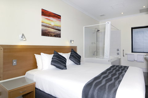 Assured Ascot Quays Apartment Hotel - E Caravan Parks 6