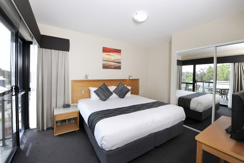 Assured Ascot Quays Apartment Hotel - E Caravan Parks 5