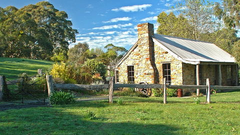 Adelaide Hills Country Cottages - Gum Tree Cottage - E Caravan Parks 3