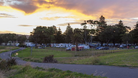 Victor Harbor Beachfront Holiday Park - E Caravan Parks 1