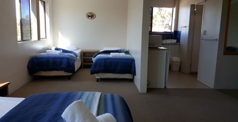 A'Montego Mermaid Beach Motel - E Caravan Parks 1