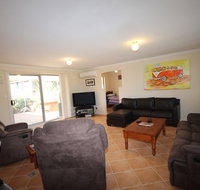 LJ Hooker Goolwa Holiday Rentals - 12 Willmett Road Goolwa Beach - E Caravan Parks