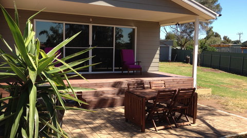 Acacias Holiday House - E Caravan Parks 0