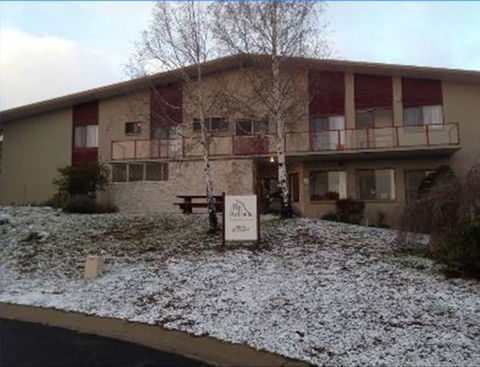 Aalberg Chalet Jindabyne - E Caravan Parks 0