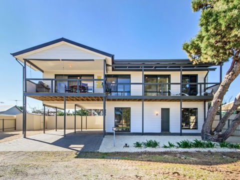 Century 21 SouthCoast: Whinnerah Sunsets - E Caravan Parks 0