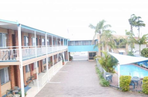 Pacific Motor Inn - E Caravan Parks 0