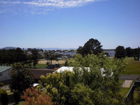 Anchors Aweigh - E Caravan Parks 1