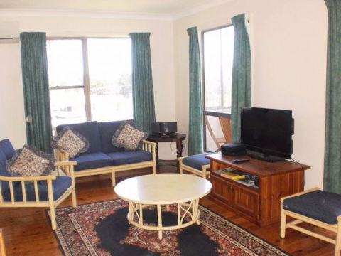 Anchors Aweigh - E Caravan Parks 3