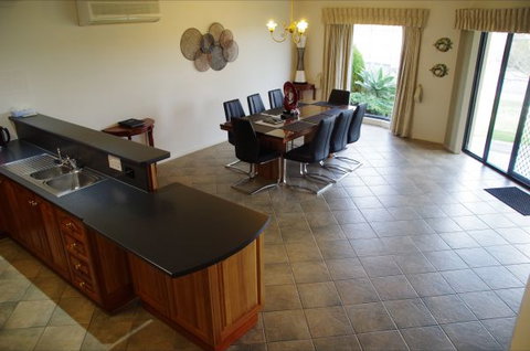 Marina Park View - E Caravan Parks 1