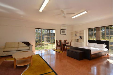 Abelia House - E Caravan Parks 1