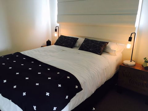 Farm Pod At Twamley Farm - E Caravan Parks 13