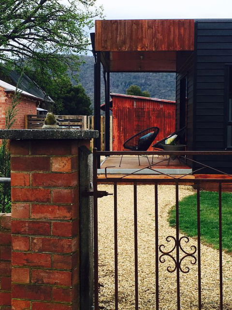 Farm Pod At Twamley Farm - E Caravan Parks 15