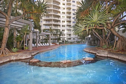 Alpha  Sovereign Hotel - E Caravan Parks 0