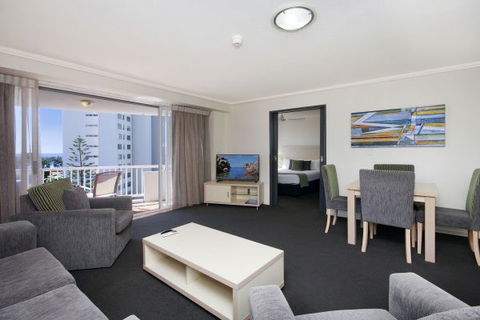 Alpha  Sovereign Hotel - E Caravan Parks 2