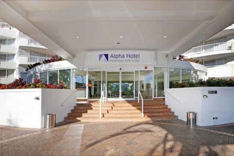 Alpha  Sovereign Hotel - E Caravan Parks 3
