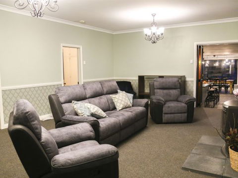 Ballachulish Farm Stay - E Caravan Parks 2