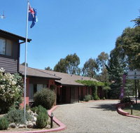 Cottonwood Lodge Motel - E Caravan Parks