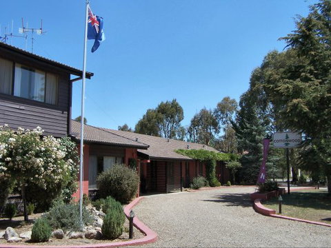 Cottonwood Lodge Motel - E Caravan Parks 0