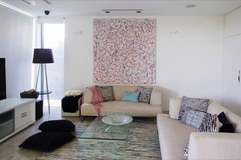 Denning Beach House - E Caravan Parks 7