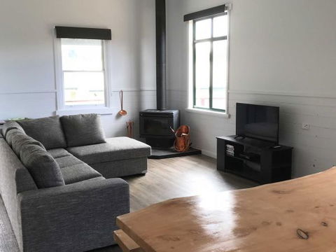 Derby Digs Cottage - E Caravan Parks 5