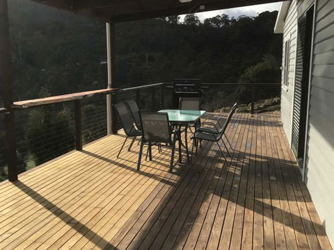 Derby Digs Cottage - E Caravan Parks 8