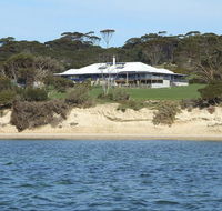 Doyles on the Bay Kingscote - E Caravan Parks