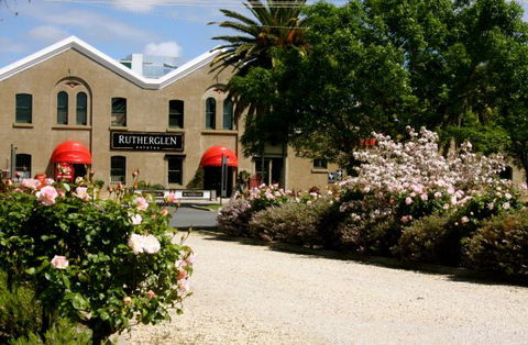 Wine Village Motor Inn - E Caravan Parks 8