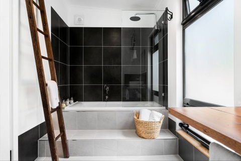 Karawatha Cottages B&B - E Caravan Parks 6