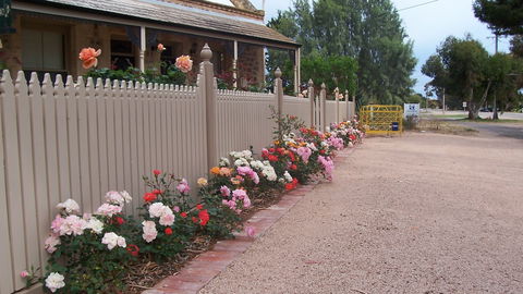 Amelia's Bed And Breakfast - E Caravan Parks 0