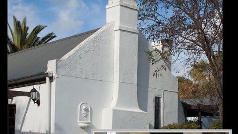 3 Divas Accommodation - THE MOSCATO COTTAGE - E Caravan Parks 0