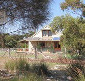 Broken Gum Country Retreat - E Caravan Parks