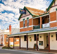 Maclean Hotel - E Caravan Parks