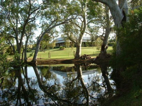 Oliver's White Hill Bed And Breakfast - E Caravan Parks 2