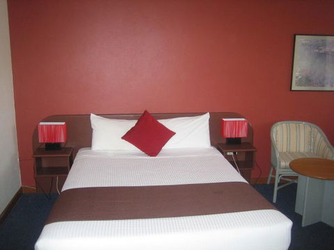 Parkway Motel - E Caravan Parks 0