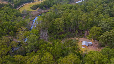 Saintys Creek Cottage - E Caravan Parks 1