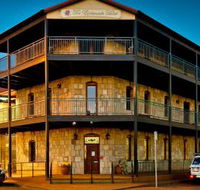 The Esplanade Hotel - E Caravan Parks