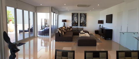 Villa Kopai Luxury Beach House - E Caravan Parks 2