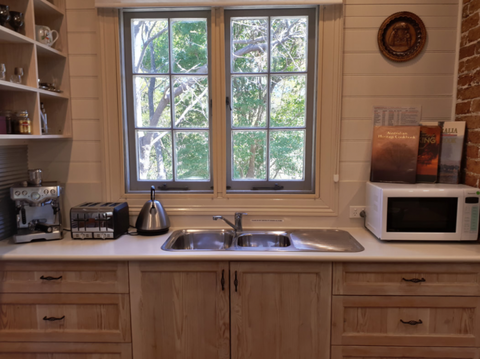 Plynlimmon The Cottage At Kurrajong - E Caravan Parks 9