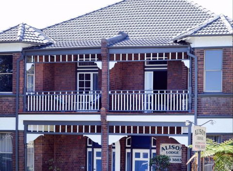 Alison Lodge - E Caravan Parks 0