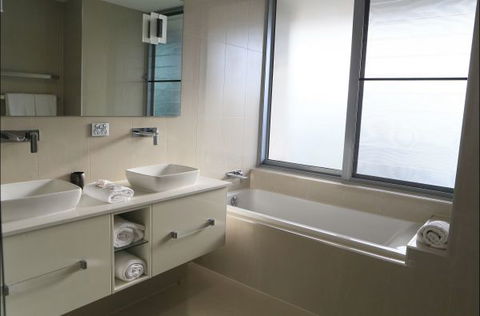 Aqua Aqua Luxury Penthouses - E Caravan Parks 7