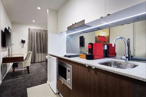 Attika Hotel - E Caravan Parks 2