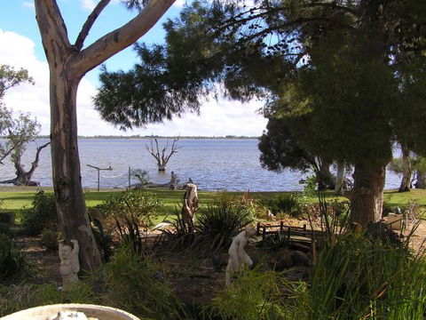 Barmera North Lake Caravan Park - E Caravan Parks 2