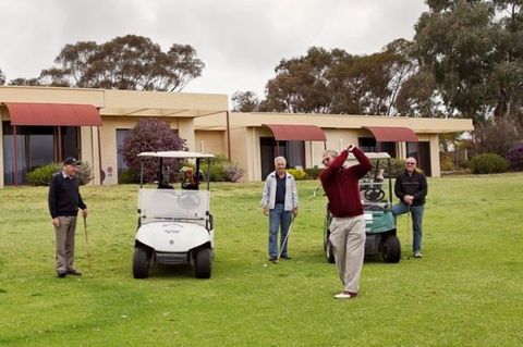 Barmera Country Club Motor Inn - E Caravan Parks 2